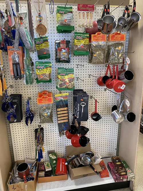 Cedar Market in same strip mall at Cedars Grill in St Petersburg