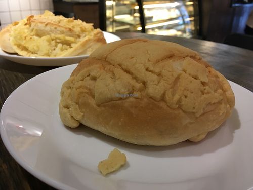 Vegan pineapple bun at HiPizza in Taipei