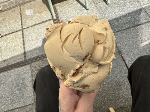 vegan crumble ice cream  at Eis Greissler in Linz
