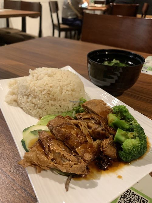  Vegan chicken rice 🍚  at Time's Vege 时'素 in West Singapore
