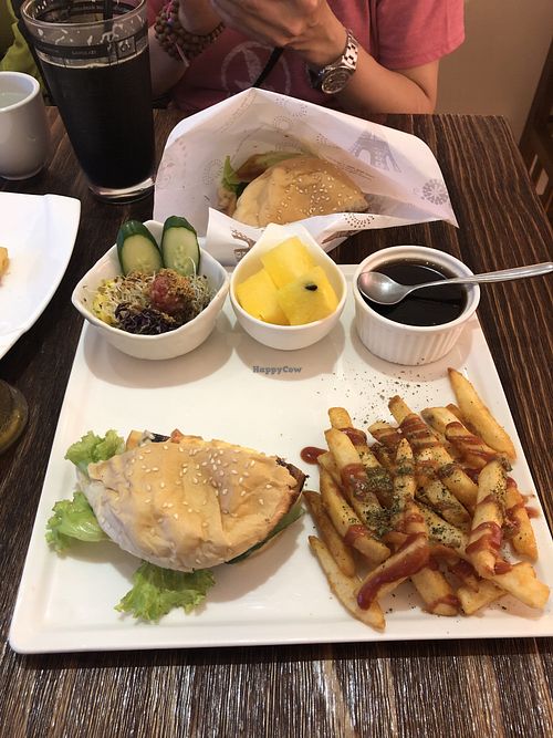 猴菇漢堡 at Sen Lin Ren - Forester in Kaohsiung