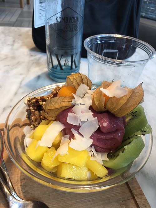 Pitaya acaibowl at Flax & Kale - H&M in Barcelona