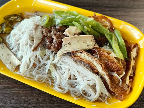 White bee hoon at Tanglin Halt RuYi Vegetarian 东陵福如意园 in Central Singapore