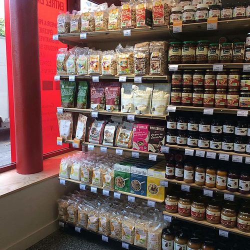 Jams, spreads, oatmeals at Naturalia Vegan - Rome in Paris