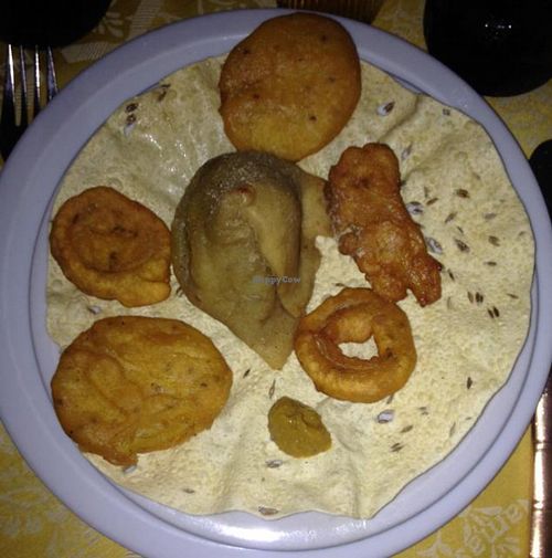 fennel chapati with appetizers  at Namaste in Como