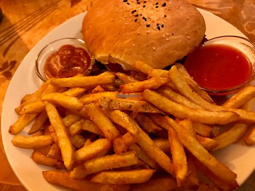 fries & burger at Zu Spät in Leipzig