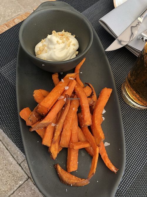 Sweet potato with vegan cashew aioli  at Noname Restaurant in Mallorca