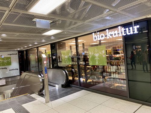 outside at biokultur in Munich