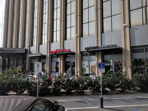 store front at zpizza in Los Angeles