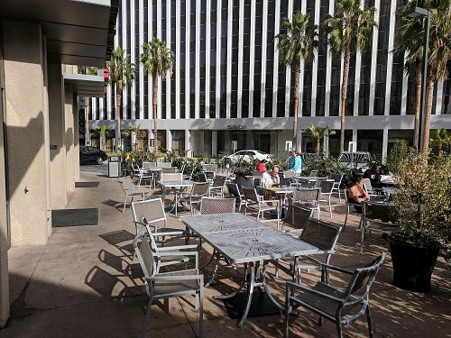 outdoor seating area at zpizza in Los Angeles