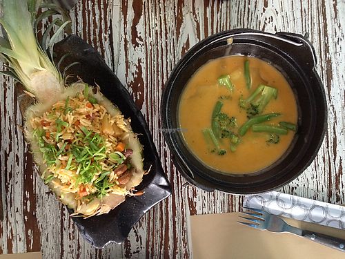 pineapple fried rice and Vietnamese curry pot - both disappointing  at Eatery in Cairo