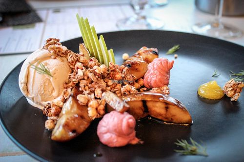 caramelised pear with granola at Green Cuisine in Minsk