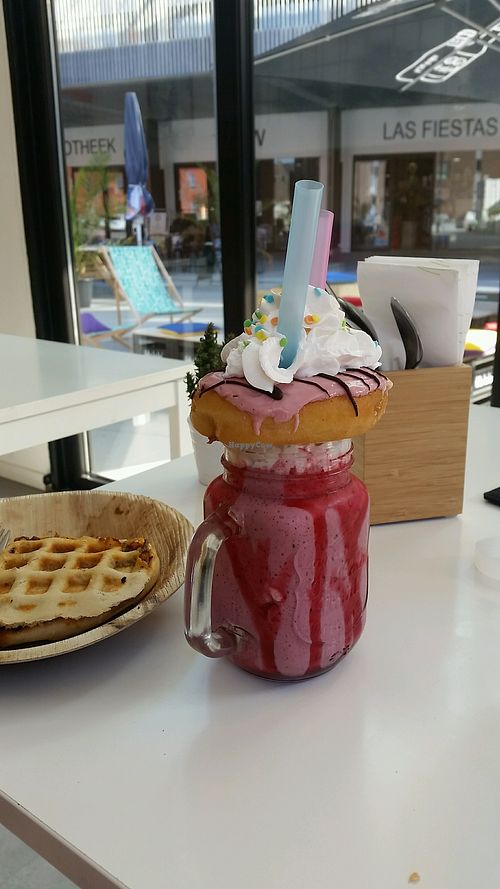 Incredible 'cheesy' waffles and a Freakshake. Loved it! at V-Box in Ghent