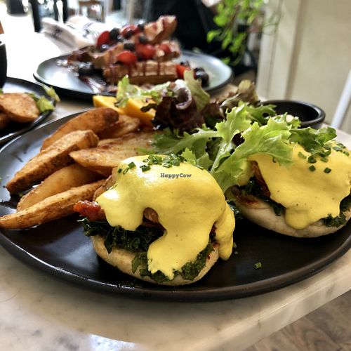 Tofu bénédictine at LOV - Montagne in Montreal