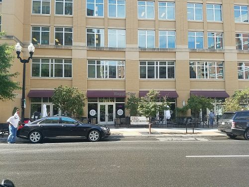 outside at Pete's New Haven Style Pizza in Arlington