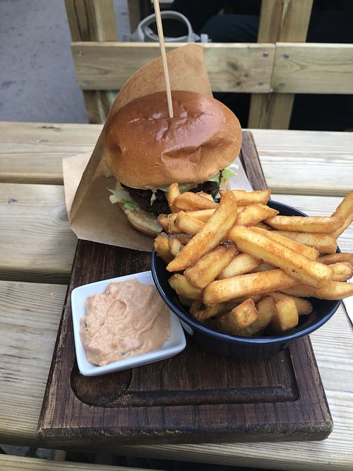 Burger and fries  at Göteburgare Vegan in Gothenburg
