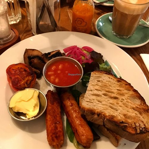 Full vegan brekkie. at Greasy Spoon - Hagagatan in Stockholm