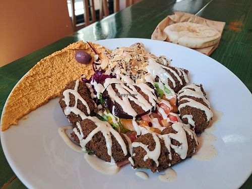 Falafel with hummus, salad, quinoa, pita at Green Lab in Montpellier