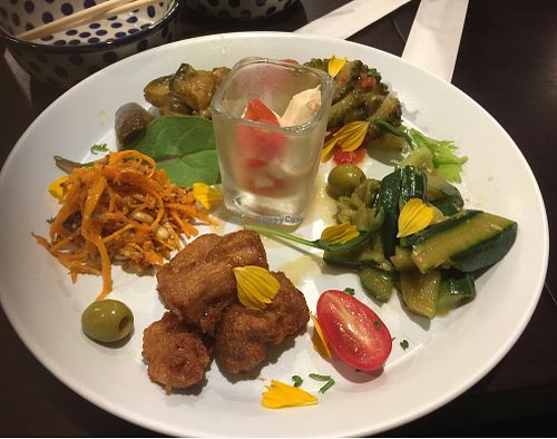 Dinner set at Vegi Kitchen Gu Gu in Nagoya