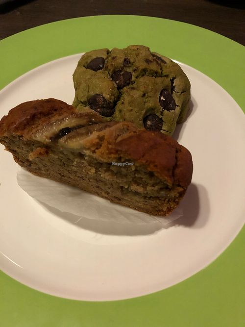 Banana bread and scone at Sweetsol Kitchen in Seoul