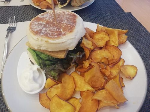Tempeh burger at Veggie Cafe in Albufeira