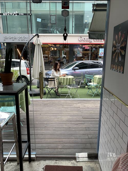 Outside at Il Gelato in Seoul in Seoul
