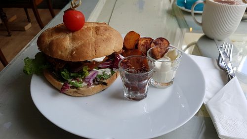 "Pulled pork" jackfruit burger at Spiregarden in Kristiansand
