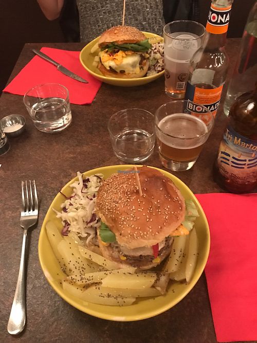 burger Végétalien (Vegan) at Cosmopolis in Bordeaux