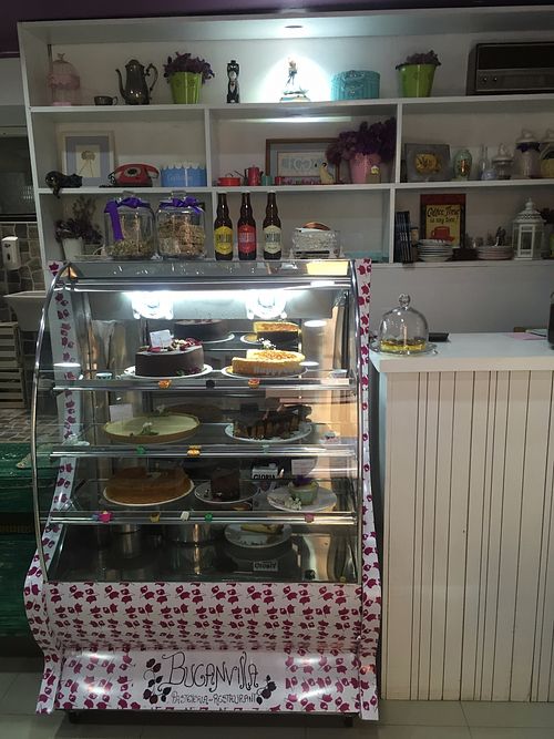Bakery case at Bouganvilla in Ollantaytambo