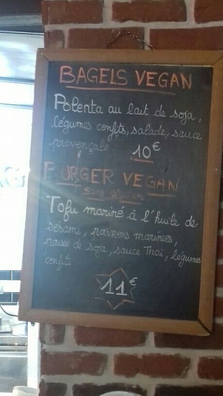 vegan menu  at Manhattan Cafe in Poitiers