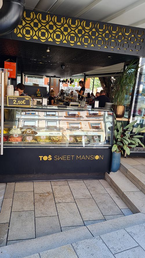 Vier verschiedene Vegane Eissorten gab es, Zitrone, Erdbeere, Mango, Beerenmix at TOS in Crikvenica