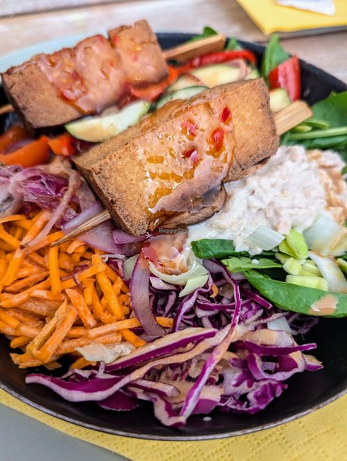 Rainbow Bowl at Veggiezz - Opernring in Vienna