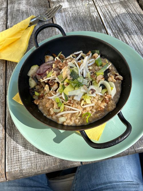 Ozzie.     at Veggiezz - Opernring in Vienna