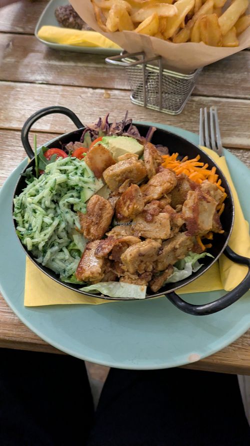 Protein bowl at Veggiezz - Opernring in Vienna