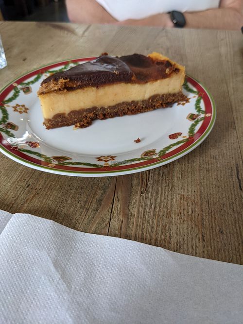 Snickers cheesecake at The Judgy Vegan in Brussels