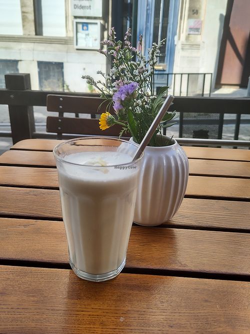 Coconut pineapple milkshake at The Judgy Vegan in Brussels