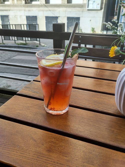 Lemonade at The Judgy Vegan in Brussels