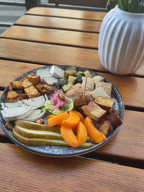 Mixed starter plate at The Judgy Vegan in Brussels