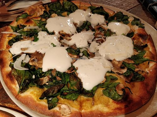 Las Vega - hot and spicy vegan pizza at Otomat in Antwerpen