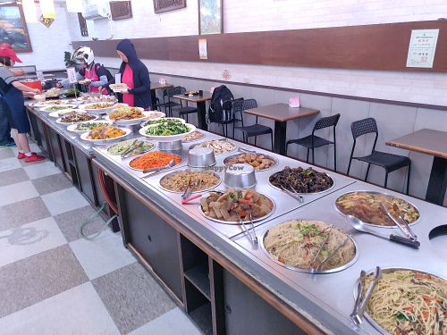 The buffet at TóngXīn Yuán 同心緣素食 in Yilan