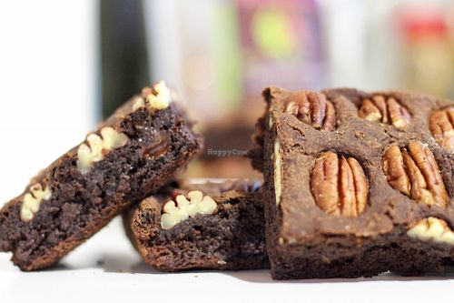 OUR MENU IS FULL OF HEALTHY AND DELICIOUS BEVERAGES, AS WELL AS A WIDE VARIETY OF MUSHROOM ELIXIRS AND BOOSTS THAT CAN BE COMBINED WITH ANY DRINK FOR A PERSONALIZED CUP OF SUPERFOOD GOODNESS. LIKE A MACA REISHI SUPERFOOD MOCHA, FOR EXAMPLE.  WE ALSO FEATURE A SELECTION OF HOMEMADE BAKED GOODS, MADE FROM SCRATCH USING ONLY ORGANIC, VEGAN & GLUTEN FREE INGREDIENTS. at Silk Road Chai Shop in Mount Shasta