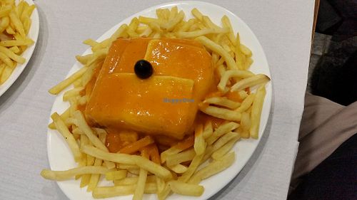 vegan "francesinha" instead of a seitan steak it had an amazing burger at Pecado Saudável in Porto