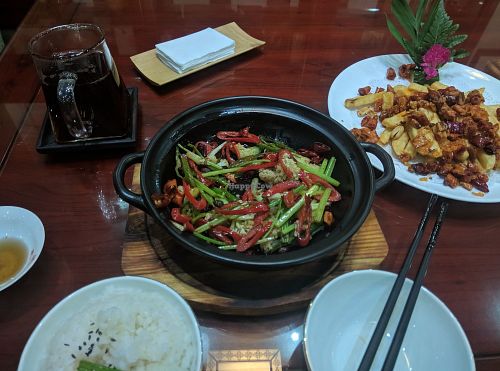 Free tea, cauliflower, chipz, 2rmb mifan at Shangdao Vegetarian 上道素食 in Xian