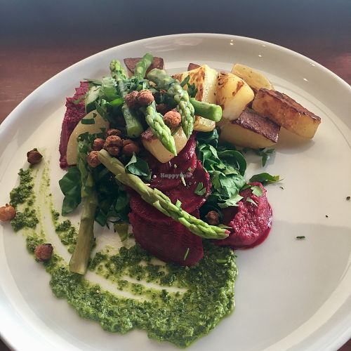 Delicious “fully sick beet” breakfast at The Silly Goat in Broken Hill