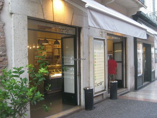 Outside at L'arte del Gelato in Verona