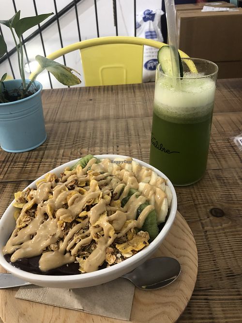 Açaí bowl with peanut butter  at Almalibre Acai Bar in Barcelona