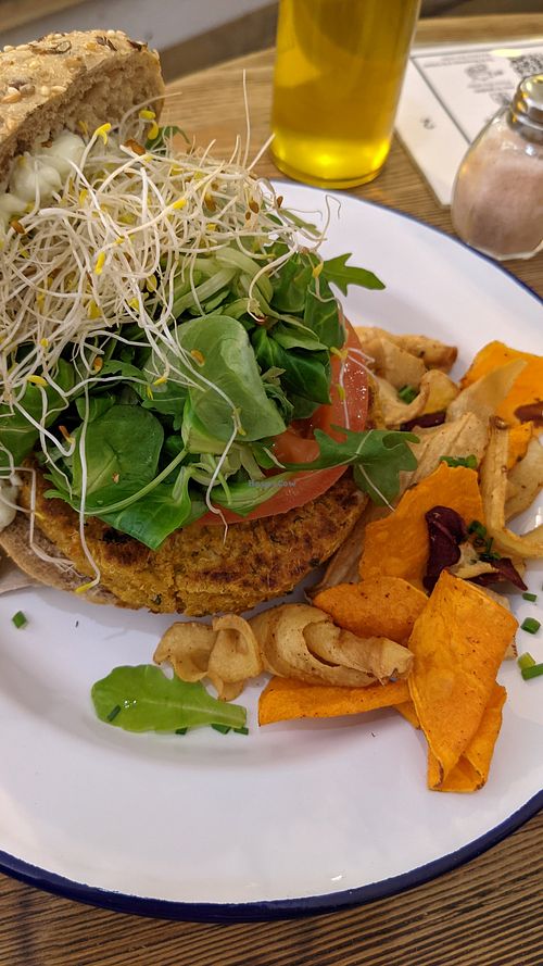Vegan burger at Almalibre Acai Bar in Barcelona