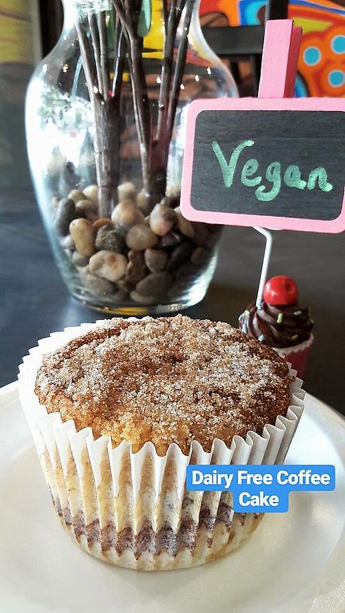 coffee cake at Riley's Cupcake and Coffee Lounge in Peoria