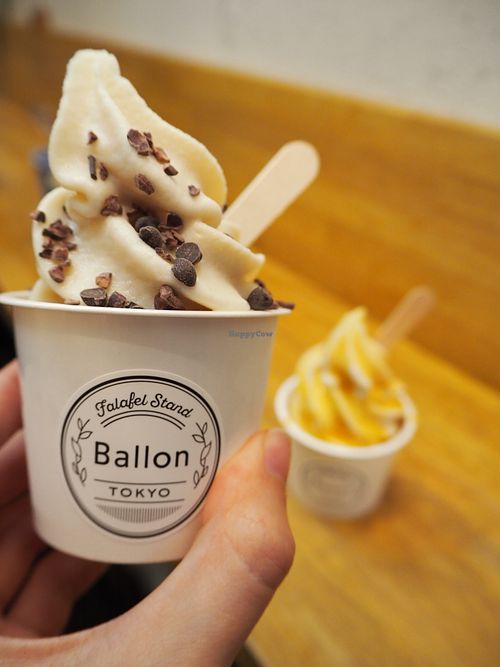 Chocolate and mango icecream :) at Ballon in Tokyo