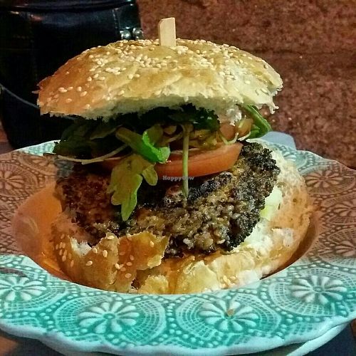 Hamburguesa vegana at Tapas e Vinos in Tui
